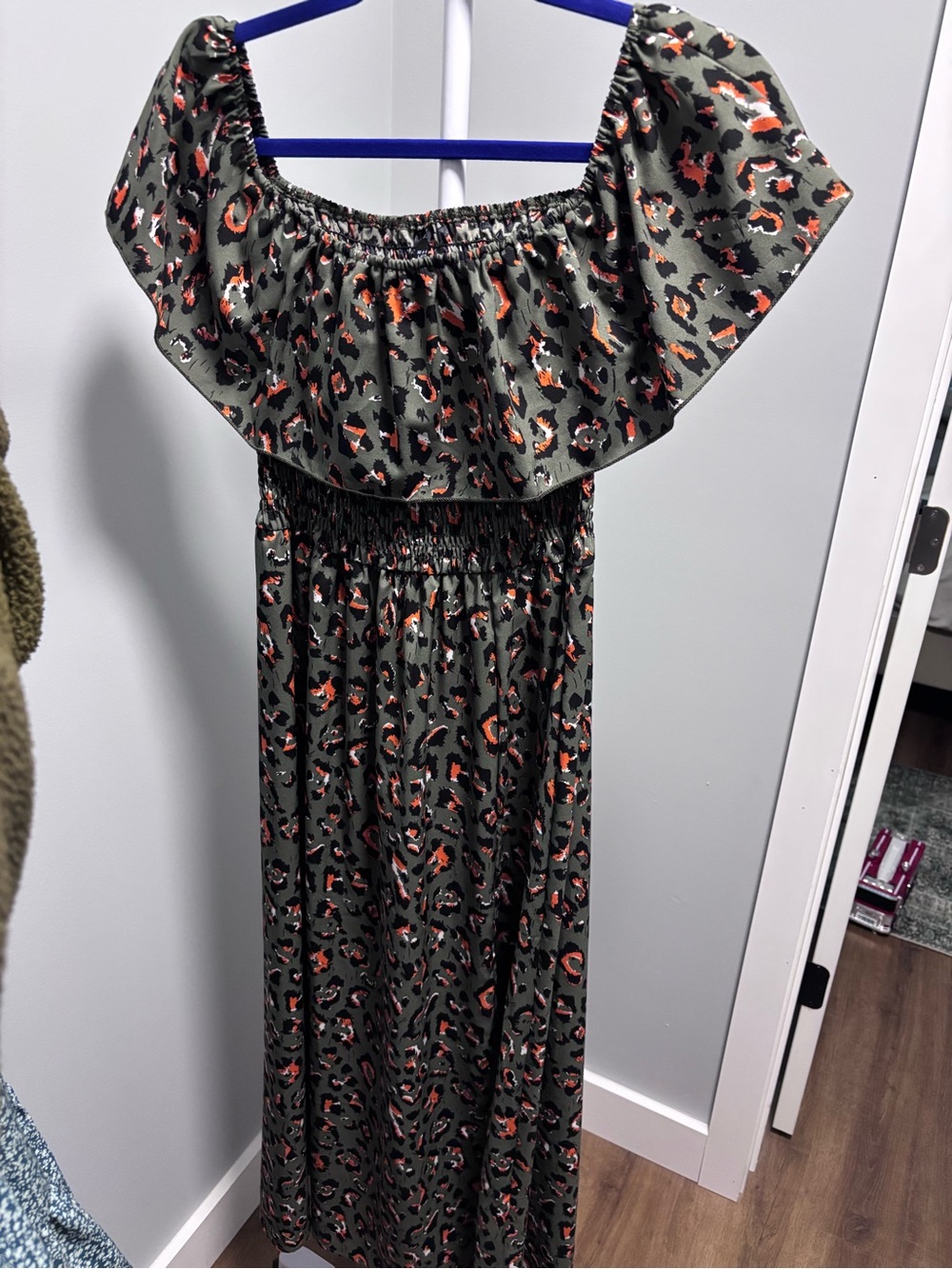 SHEIN Olive Green Leopard-Spot Smocked Maxi Dress with Orange Accents